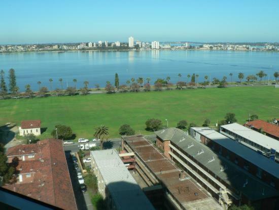Affordable & Comfortable Apartment On Langley Park Perth Dış mekan fotoğraf